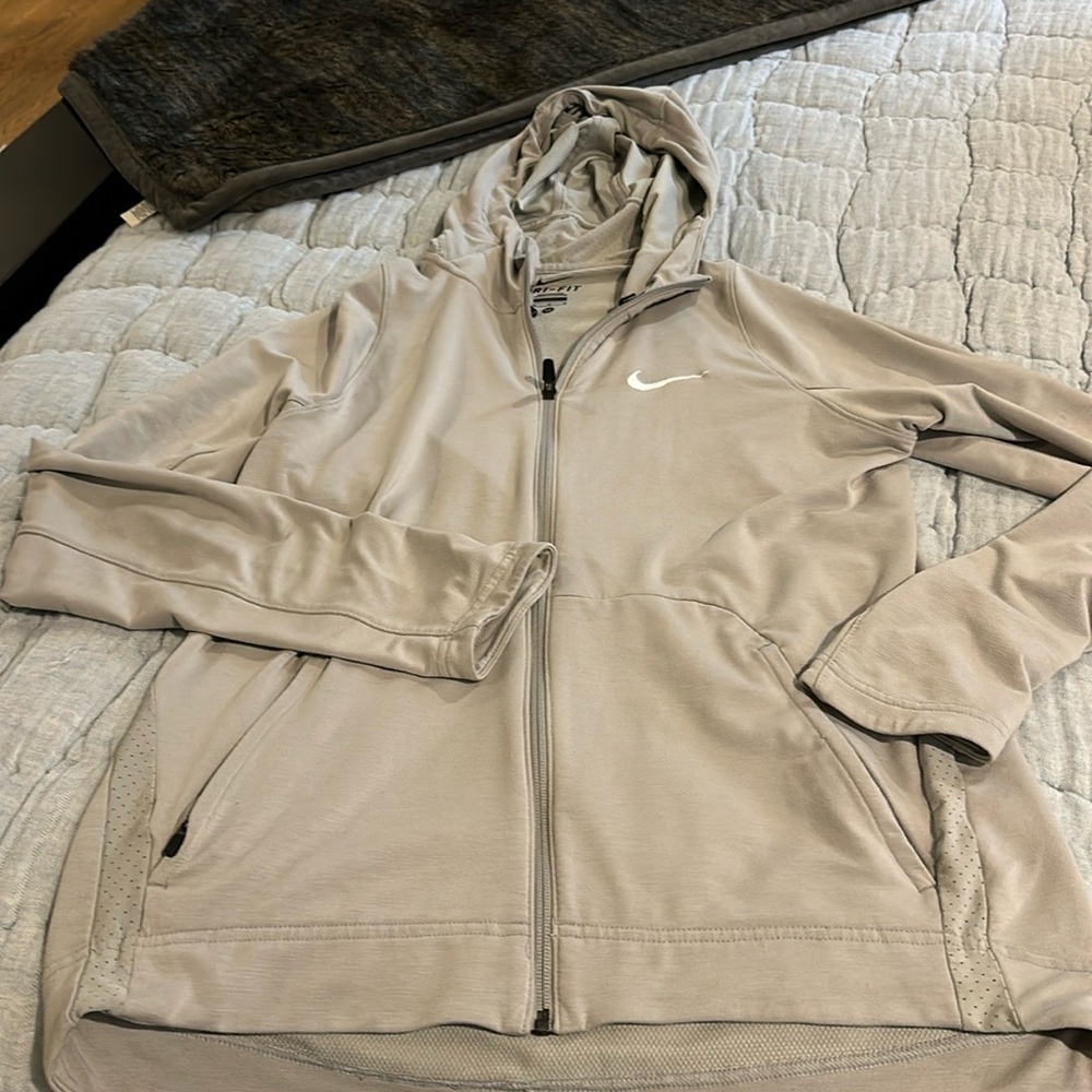 Nike men’s size Medium Dri-fit, zipper front hoody